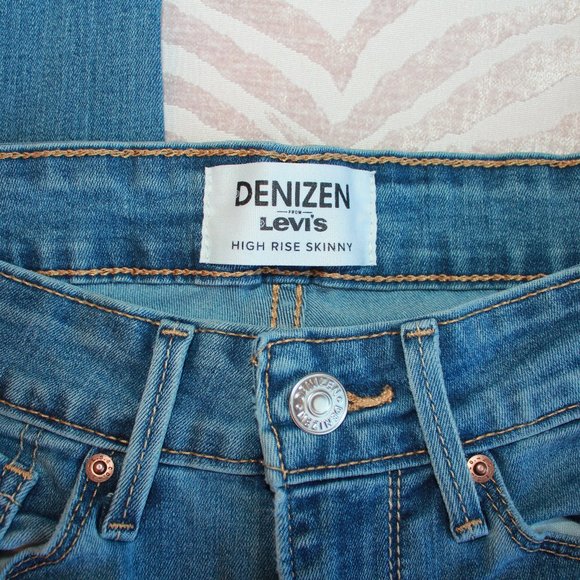 Levi's Denizen | Light Wash Blue Skinny Jeans - Picture 6 of 8